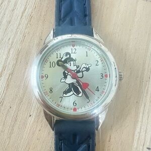 Disney ladies Minnie Mouse nurse watch blue strap NEW BATTERY